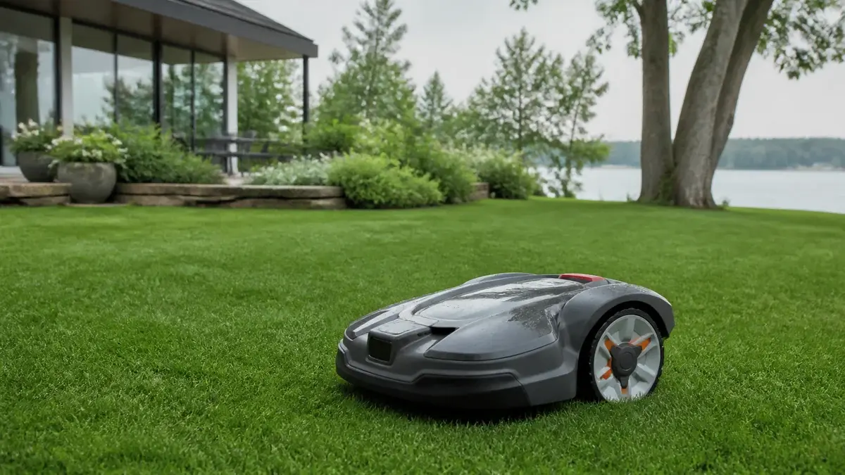 Husqvarna Automower 2026 – NERA-guide & test | Robotvalg.dk